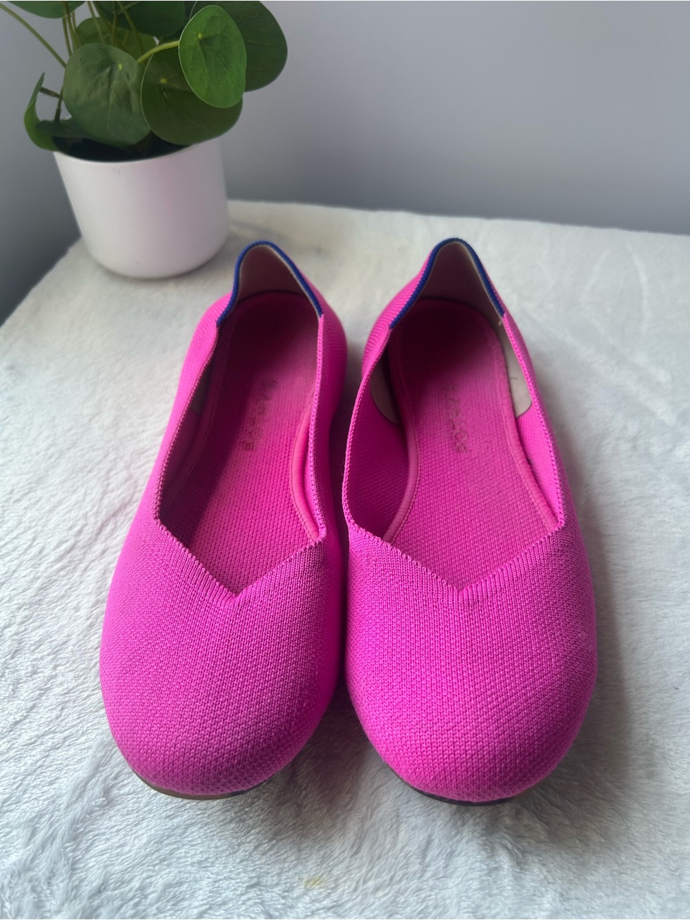 Rothy’s the Flat in dragonfruit